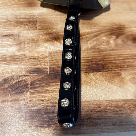 Betsey Johnson Kitsch Sting Me Bumble Bee Clutch Wristlet Bag Women's Black Gold - Picture 7 of 16